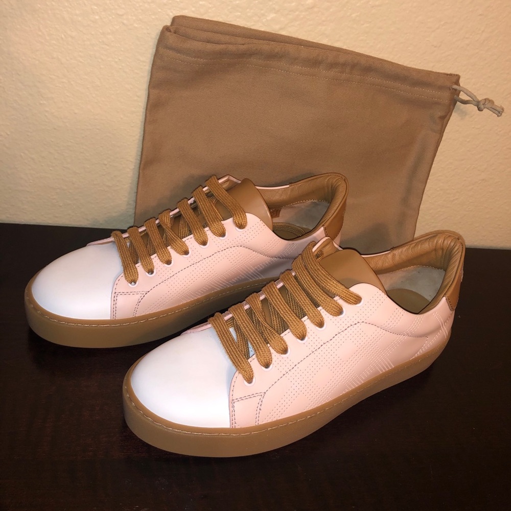 NWOT Burberry Pink Westford Leather Sneakers